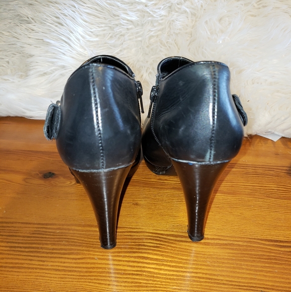 Ralph Lauren heeled booties black leather 7.5 M - Picture 2 of 10